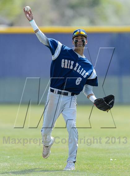 Thumbnail 3 in Riverton vs. Copper Hills (Utah 5A 1st round) photogallery.