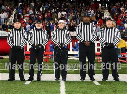 Thumbnail 2 in Christian County vs. Highlands (KHSAA Class 5A Commonwealth Gridiron Bowl) 	  photogallery.