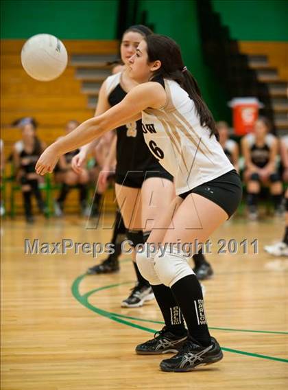 Thumbnail 1 in Rocky Hill vs. Barlow (CIAC Class M Final) photogallery.