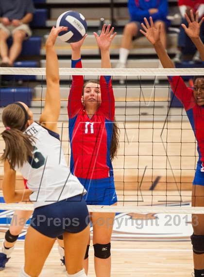 Thumbnail 2 in ThunderRidge vs. Cherry Creek (Titan Classic) photogallery.