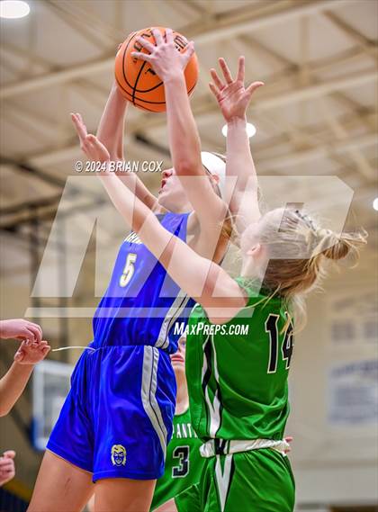 Thumbnail 2 in Harrison vs Yellville-Summit (Mountain Home Jr Invitational) photogallery.