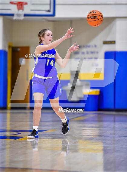 Thumbnail 1 in Harrison vs Yellville-Summit (Mountain Home Jr Invitational) photogallery.