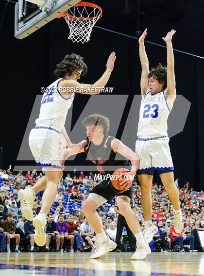 Thumbnail 3 in Lipan vs. New Home (UIL 2A Basketball State Semifinal) photogallery.