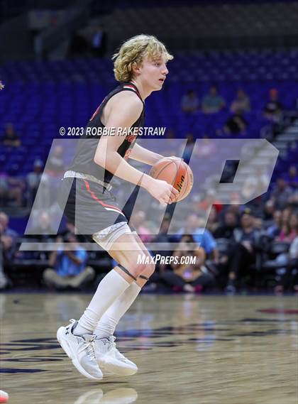Thumbnail 2 in Lipan vs. New Home (UIL 2A Basketball State Semifinal) photogallery.