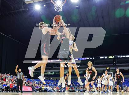 Thumbnail 3 in Lipan vs. New Home (UIL 2A Basketball State Semifinal) photogallery.