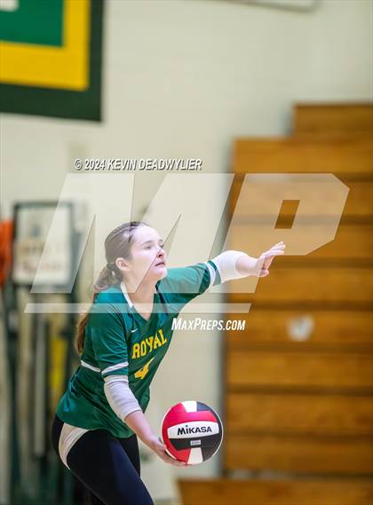 Thumbnail 2 in Royal @ Moorpark photogallery.