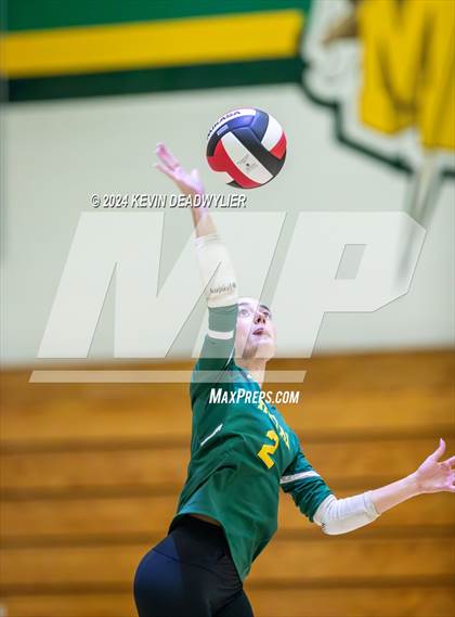 Thumbnail 3 in Royal @ Moorpark photogallery.
