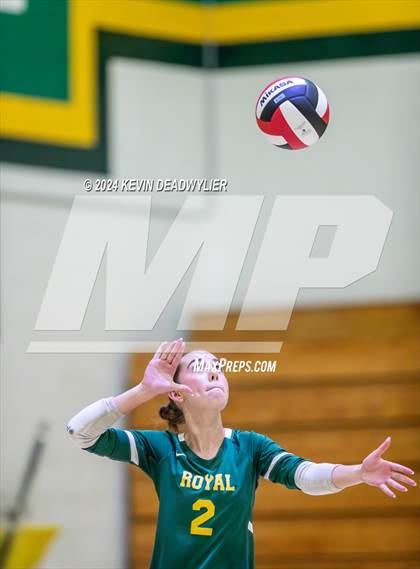 Thumbnail 2 in Royal @ Moorpark photogallery.