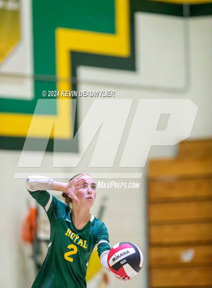 Thumbnail 2 in Royal @ Moorpark photogallery.