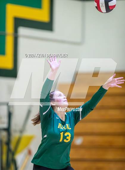 Thumbnail 1 in Royal @ Moorpark photogallery.