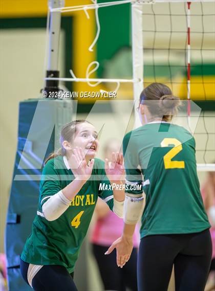 Thumbnail 3 in Royal @ Moorpark photogallery.