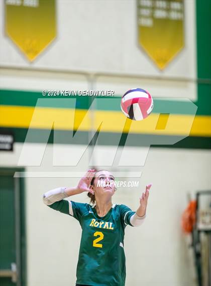 Thumbnail 3 in Royal @ Moorpark photogallery.