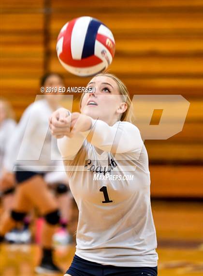 Thumbnail 2 in Yerington vs. White Pine (NIAA 2A Northern Final) photogallery.