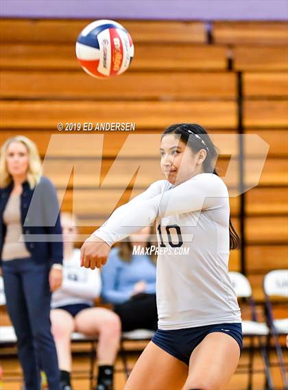 Thumbnail 1 in Yerington vs. White Pine (NIAA 2A Northern Final) photogallery.