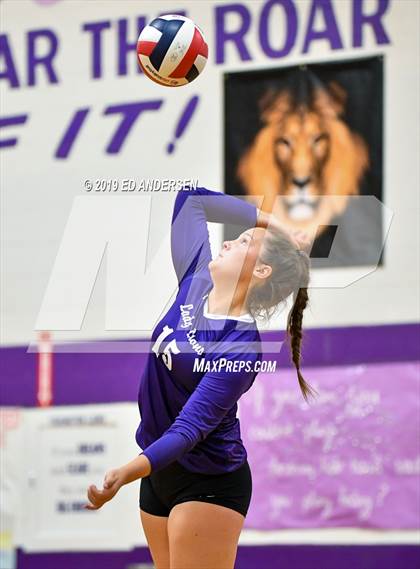 Thumbnail 2 in Yerington vs. White Pine (NIAA 2A Northern Final) photogallery.