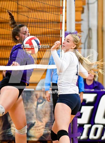 Thumbnail 3 in Yerington vs. White Pine (NIAA 2A Northern Final) photogallery.