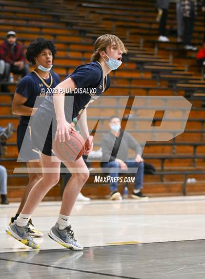 Thumbnail 3 in Mullen @ Arapahoe photogallery.