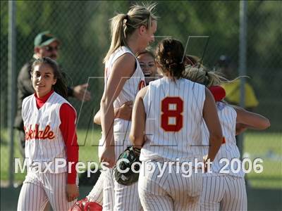 Thumbnail 2 in Oakdale vs Vanden (D3 Section Final) photogallery.