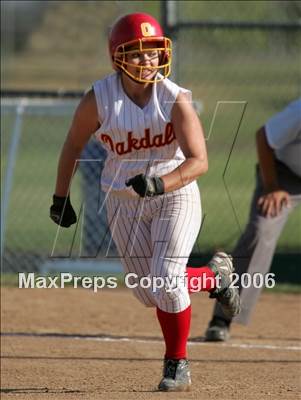 Thumbnail 1 in Oakdale vs Vanden (D3 Section Final) photogallery.
