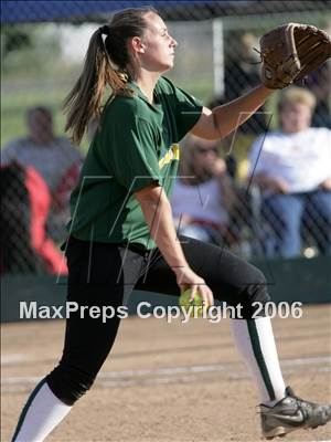 Thumbnail 1 in Oakdale vs Vanden (D3 Section Final) photogallery.