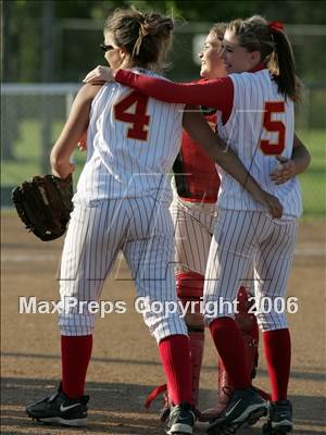 Thumbnail 3 in Oakdale vs Vanden (D3 Section Final) photogallery.
