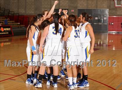 Thumbnail 2 in Avalon vs. Rolling Hills Prep (CIF SS D5A Final) photogallery.