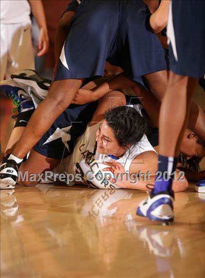 Thumbnail 1 in Avalon vs. Rolling Hills Prep (CIF SS D5A Final) photogallery.