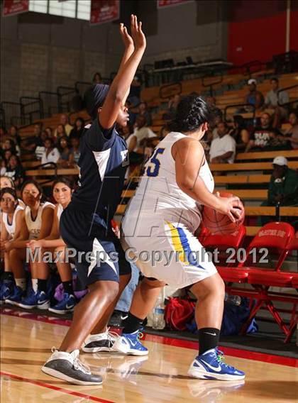 Thumbnail 1 in Avalon vs. Rolling Hills Prep (CIF SS D5A Final) photogallery.
