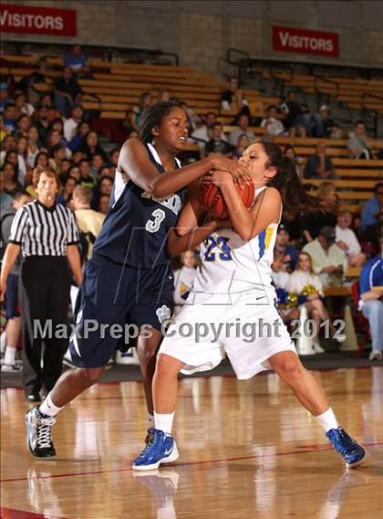 Thumbnail 2 in Avalon vs. Rolling Hills Prep (CIF SS D5A Final) photogallery.
