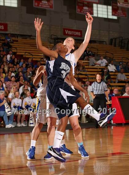 Thumbnail 2 in Avalon vs. Rolling Hills Prep (CIF SS D5A Final) photogallery.