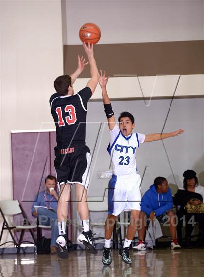 Thumbnail 2 in Cathedral City vs. Buckley (MaxPreps Holiday Classic) photogallery.