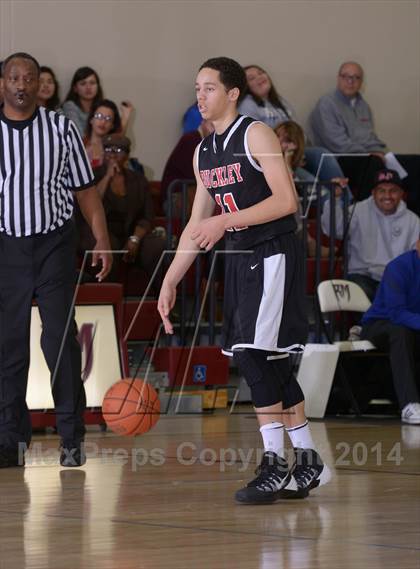 Thumbnail 3 in Cathedral City vs. Buckley (MaxPreps Holiday Classic) photogallery.