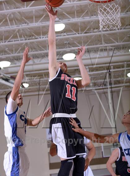 Thumbnail 3 in Cathedral City vs. Buckley (MaxPreps Holiday Classic) photogallery.
