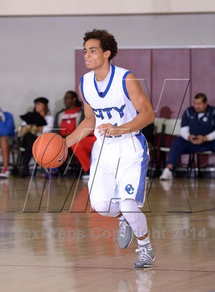 Thumbnail 2 in Cathedral City vs. Buckley (MaxPreps Holiday Classic) photogallery.