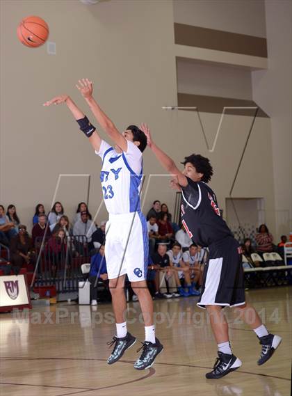 Thumbnail 3 in Cathedral City vs. Buckley (MaxPreps Holiday Classic) photogallery.