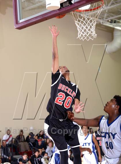 Thumbnail 2 in Cathedral City vs. Buckley (MaxPreps Holiday Classic) photogallery.