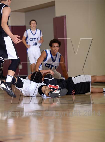Thumbnail 2 in Cathedral City vs. Buckley (MaxPreps Holiday Classic) photogallery.