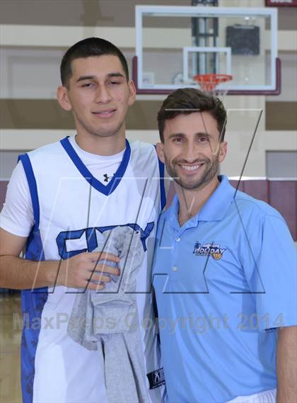 Thumbnail 2 in Cathedral City vs. Buckley (MaxPreps Holiday Classic) photogallery.