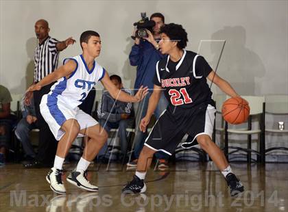 Thumbnail 3 in Cathedral City vs. Buckley (MaxPreps Holiday Classic) photogallery.