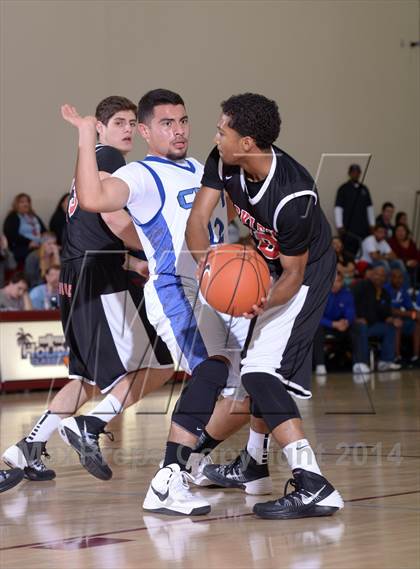 Thumbnail 3 in Cathedral City vs. Buckley (MaxPreps Holiday Classic) photogallery.