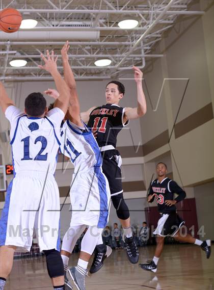 Thumbnail 1 in Cathedral City vs. Buckley (MaxPreps Holiday Classic) photogallery.