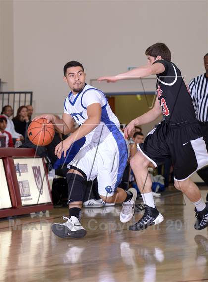 Thumbnail 2 in Cathedral City vs. Buckley (MaxPreps Holiday Classic) photogallery.
