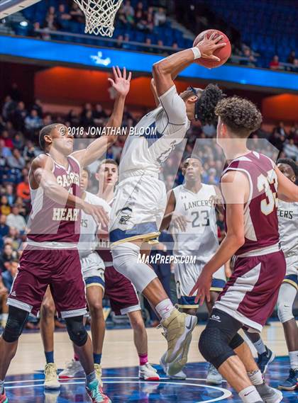 Thumbnail 2 in Sacred Heart vs. Notre Dame Catholic (CIAC D1 Final) photogallery.