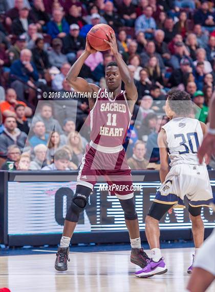 Thumbnail 2 in Sacred Heart vs. Notre Dame Catholic (CIAC D1 Final) photogallery.