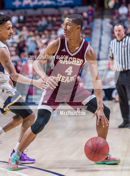 Thumbnail 2 in Sacred Heart vs. Notre Dame Catholic (CIAC D1 Final) photogallery.