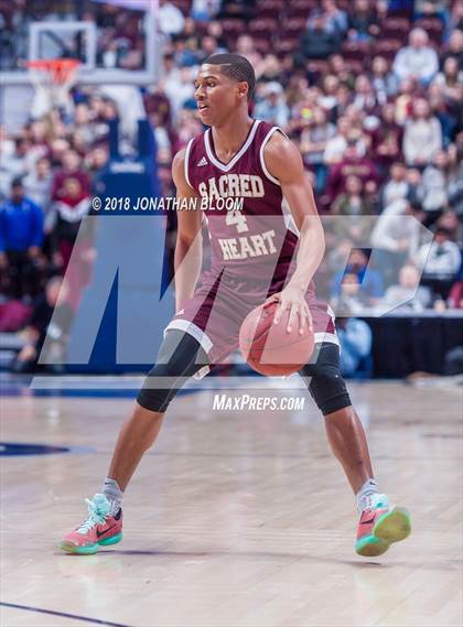 Thumbnail 3 in Sacred Heart vs. Notre Dame Catholic (CIAC D1 Final) photogallery.