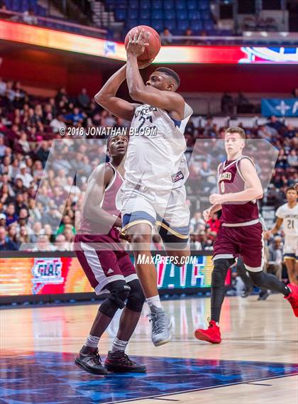 Thumbnail 1 in Sacred Heart vs. Notre Dame Catholic (CIAC D1 Final) photogallery.