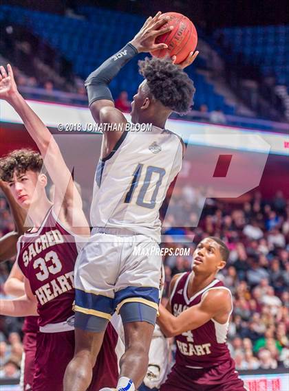 Thumbnail 2 in Sacred Heart vs. Notre Dame Catholic (CIAC D1 Final) photogallery.