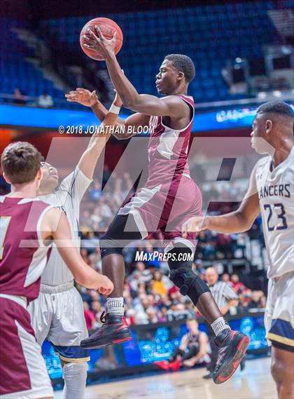 Thumbnail 3 in Sacred Heart vs. Notre Dame Catholic (CIAC D1 Final) photogallery.