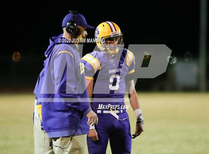 Thumbnail 3 in Gosnell vs. Dumas (AAA 4A 2nd Round Playoff) photogallery.